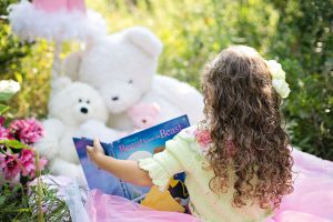 Čitanje - Devojčica koja čita
